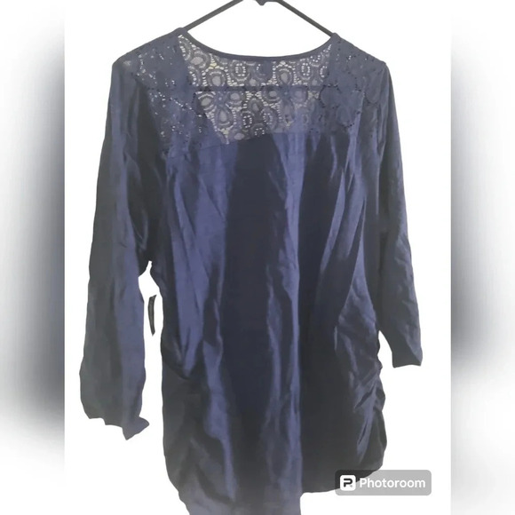 * Host Pick* Old Navy Maternity 3/4 Sleeve Shirt - Picture 2 of 4